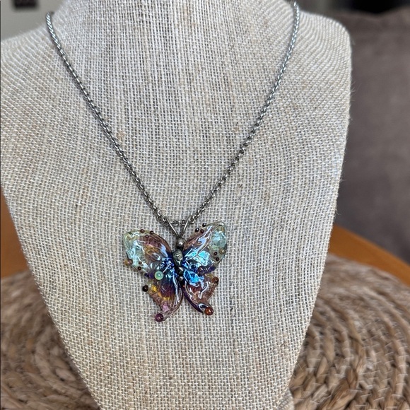 Beautiful handmade lampwork Butterfly Pendant Necklace - Picture 2 of 6